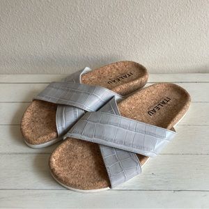 Italeau Grey Morena Croc Embossed Slides Sandals, Size 7.5 EUC